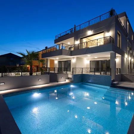 Aurea Kastela, Luxury With Rooftop Pool Villa Kaštela
