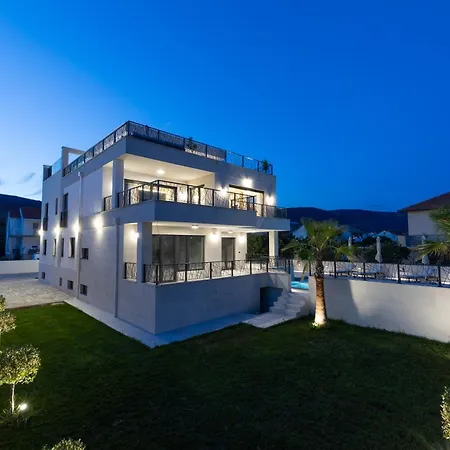 Aurea Kastela, Luxury With Rooftop Pool *