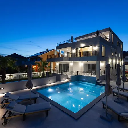 Aurea Kastela, Luxury With Rooftop Pool *