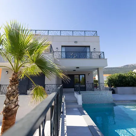 Aurea Kastela, Luxury With Rooftop Pool *