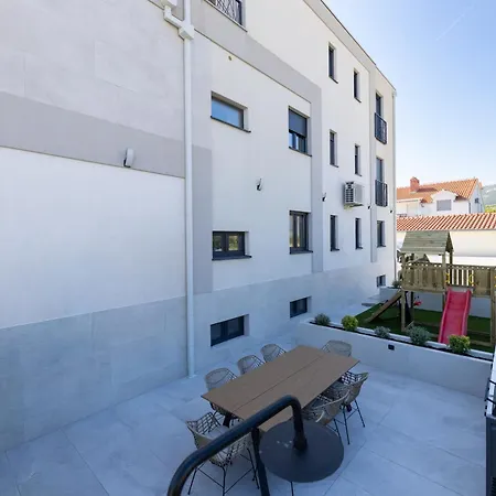 Aurea Kastela, Luxury With Rooftop Pool Villa *