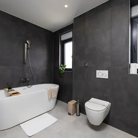 Villa Aurea Kastela, Luxury With Rooftop Pool *